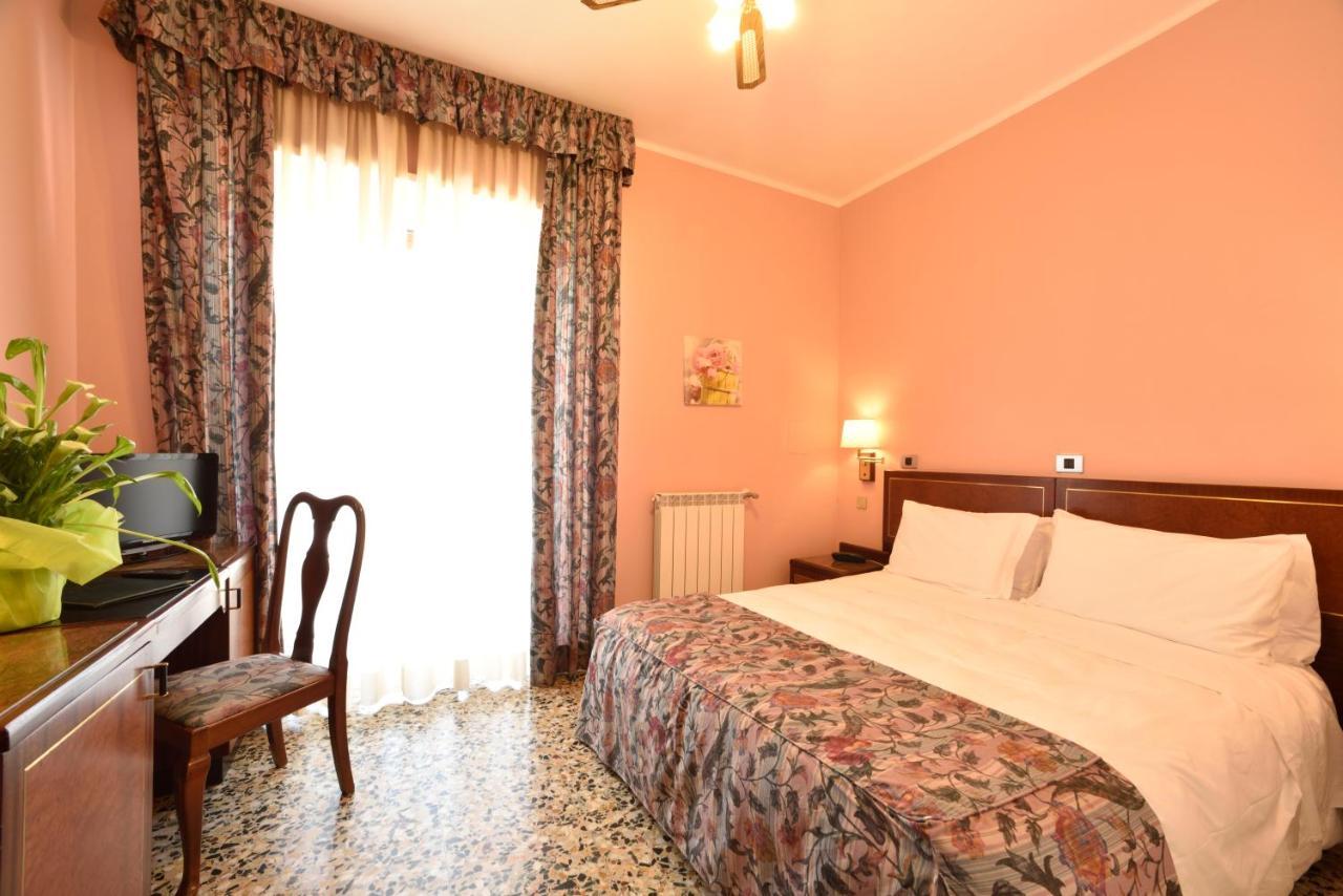Hotel Bergamo Mare Mhotelsgroup San Bartolomeo Al Mare Luaran gambar