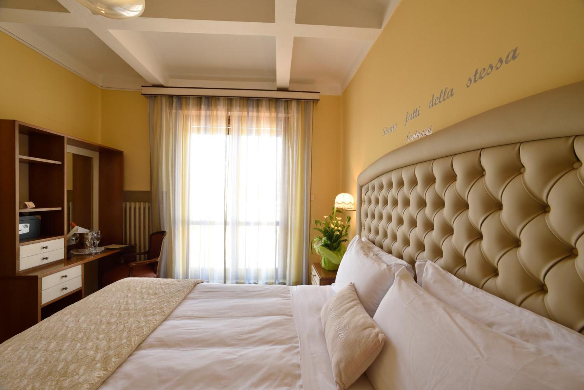 Hotel Bergamo Mare Mhotelsgroup San Bartolomeo Al Mare Luaran gambar