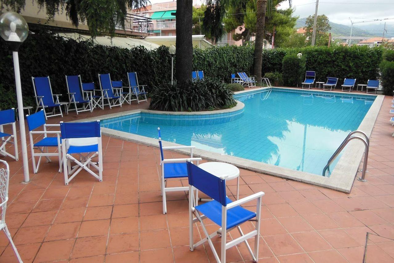 Hotel Bergamo Mare Mhotelsgroup San Bartolomeo Al Mare Luaran gambar