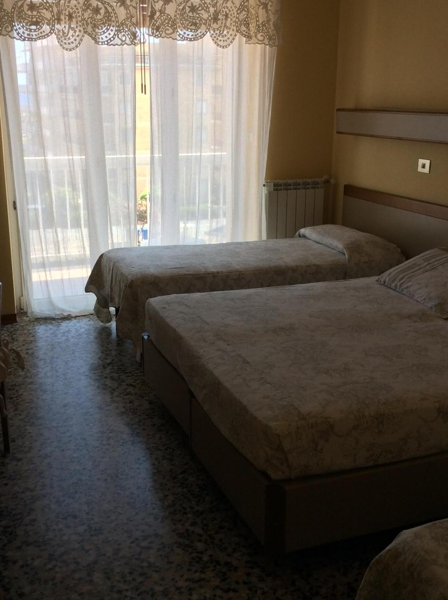 Hotel Bergamo Mare Mhotelsgroup San Bartolomeo Al Mare Luaran gambar